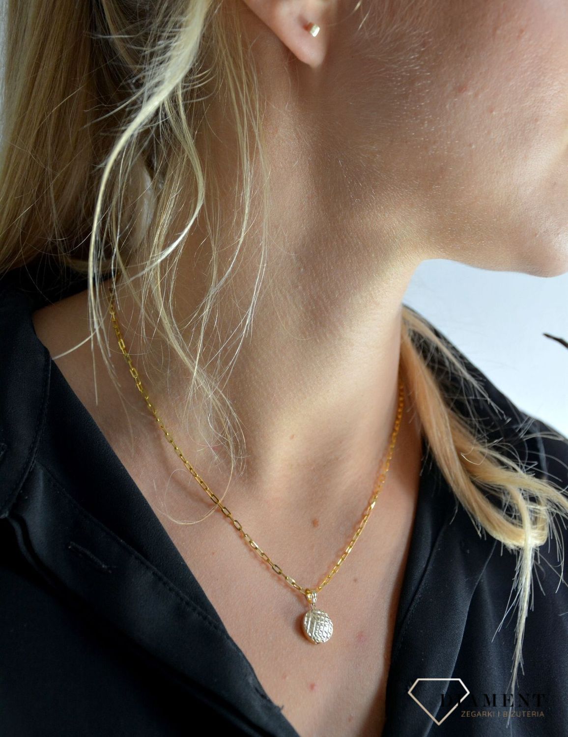 Złoty łańcuszek 585 prosty wzór 2 mm DIA-LAN-1239-585 2mm ✅ Złoty łańcuszek o prostym splocie wykonany z najwyższej jakości złota próby 585 ✅ Złoty łańcuszek to idealny dodatek pasujący na każdą okazję ✅11.jpg